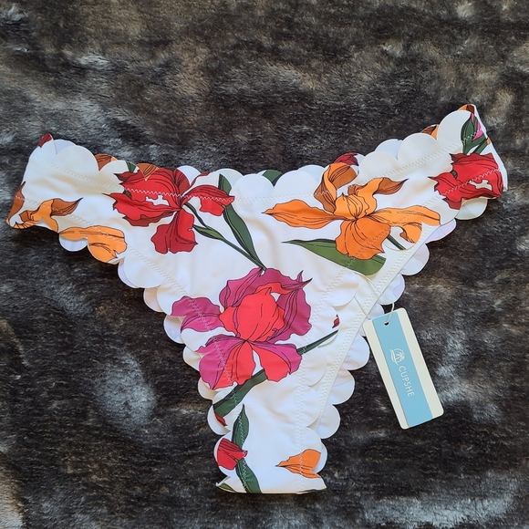 NWT Pink & White Floral Halter Cupshe Bikini - Picture 5 of 7
